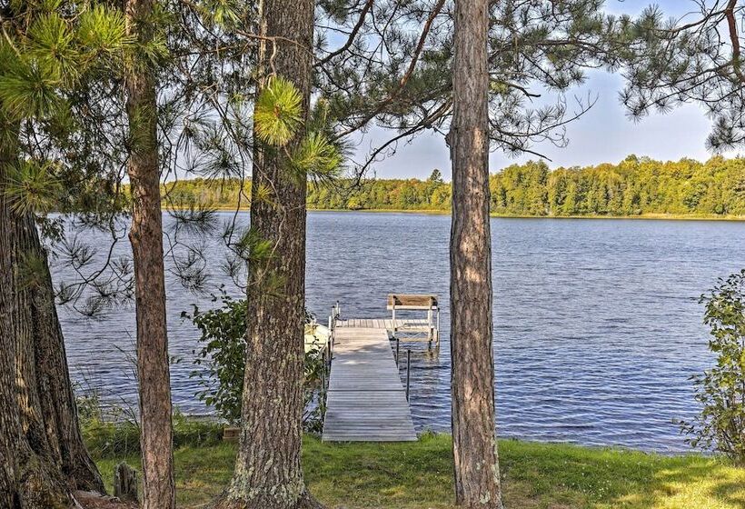 Cozy Lakefront Cabin W/ Indoor Gas Fireplace!
