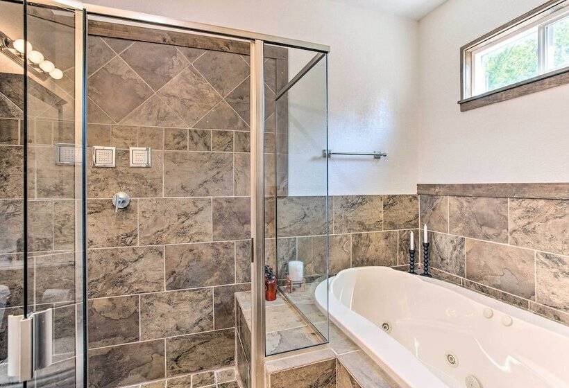 Tool Waterfront Home W/ Hot Tub & Fire Pit!