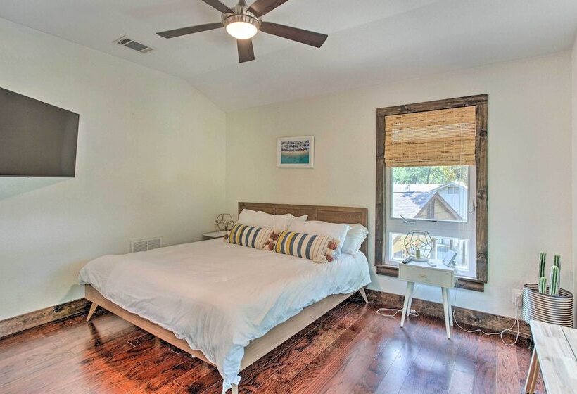 Tool Waterfront Home W/ Hot Tub & Fire Pit!