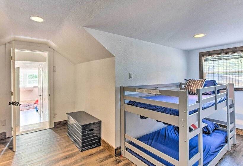 Tool Waterfront Home W/ Hot Tub & Fire Pit!