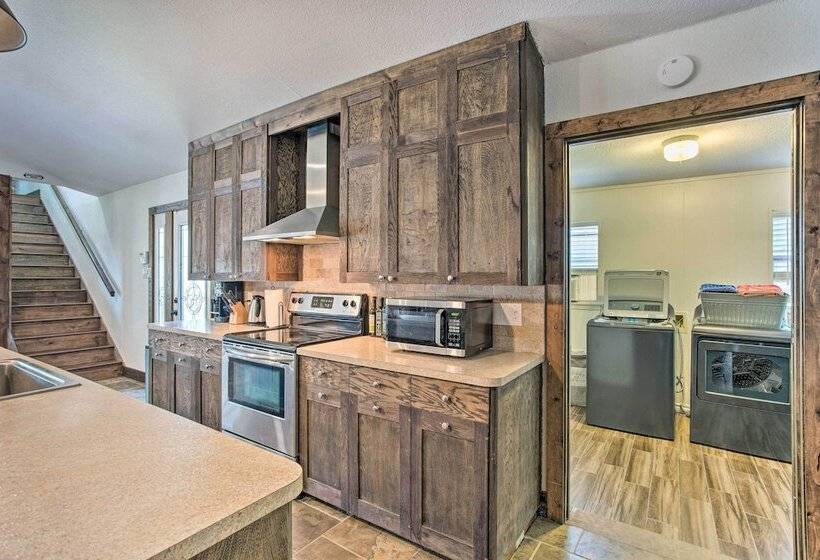 Tool Waterfront Home W/ Hot Tub & Fire Pit!