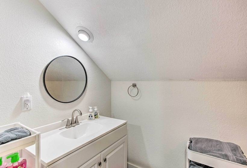 Tool Waterfront Home W/ Hot Tub & Fire Pit!