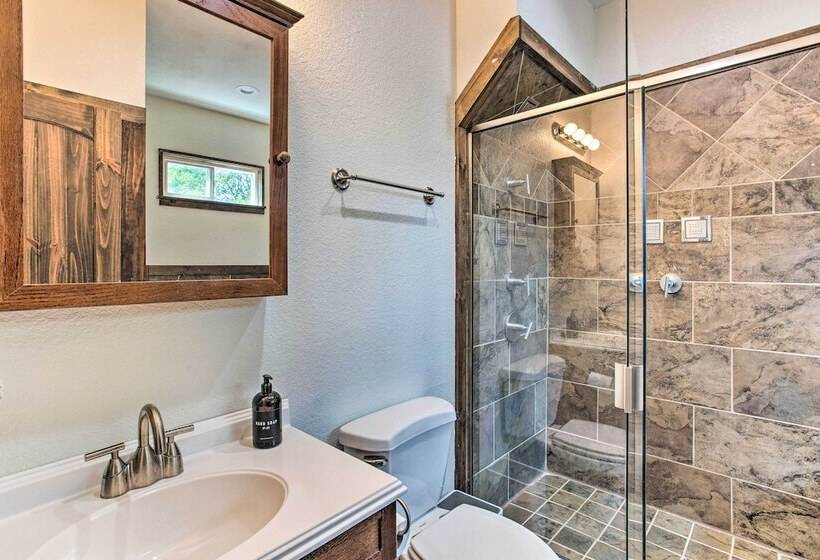 Tool Waterfront Home W/ Hot Tub & Fire Pit!