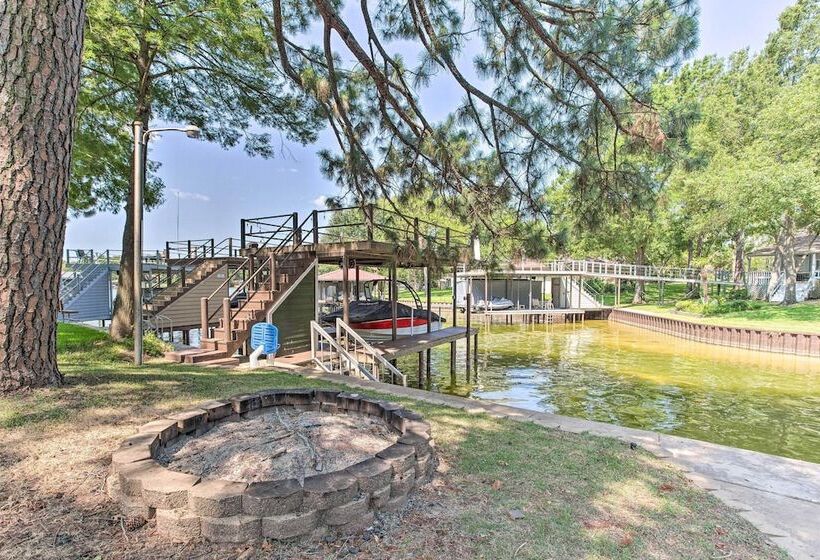 Tool Waterfront Home W/ Hot Tub & Fire Pit!