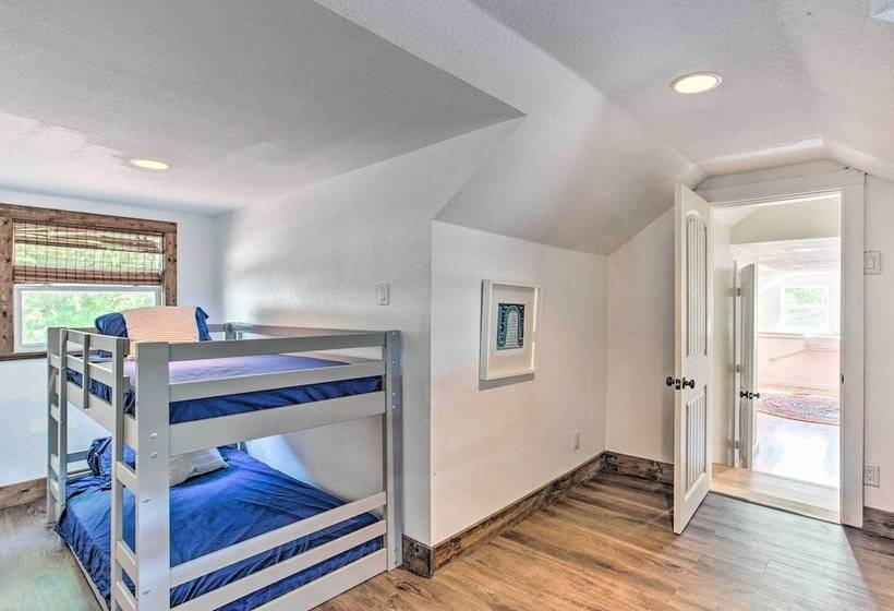 Tool Waterfront Home W/ Hot Tub & Fire Pit!