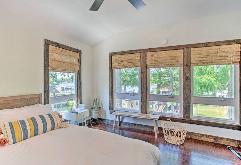 Tool Waterfront Home W/ Hot Tub & Fire Pit!