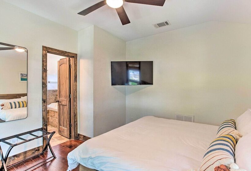 Tool Waterfront Home W/ Hot Tub & Fire Pit!