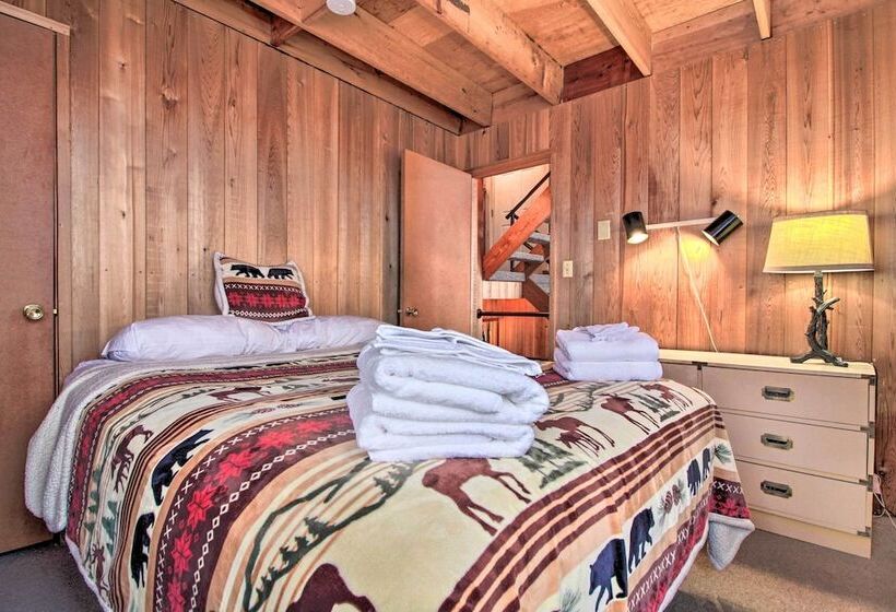 Walk To Ski Trails: Ludlow Home On Okemo Mountain!