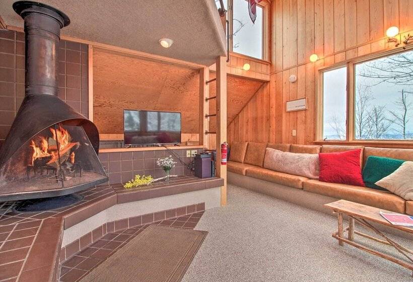 Walk To Ski Trails: Ludlow Home On Okemo Mountain!