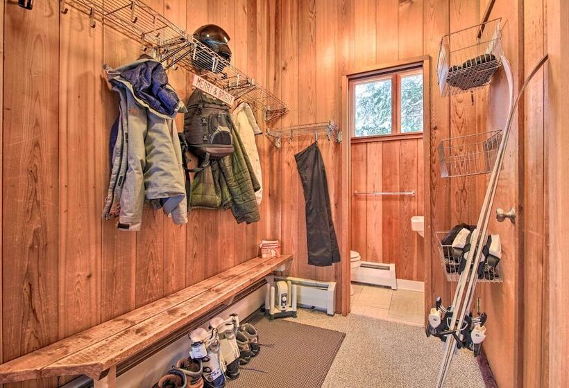 Walk To Ski Trails: Ludlow Home On Okemo Mountain!
