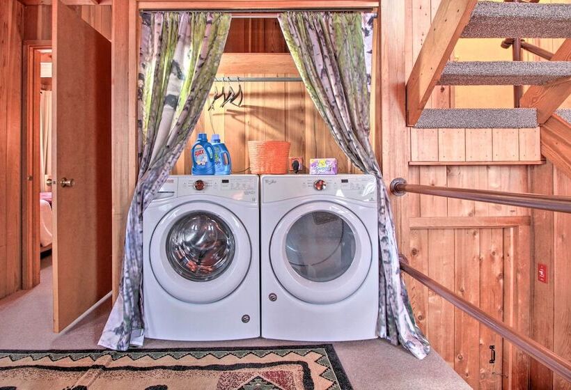 Walk To Ski Trails: Ludlow Home On Okemo Mountain!