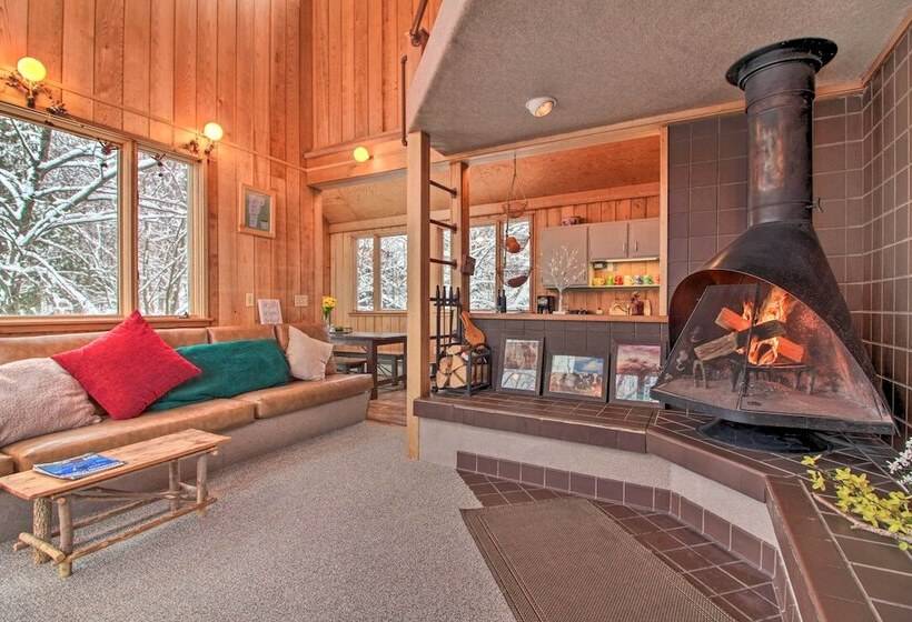 Walk To Ski Trails: Ludlow Home On Okemo Mountain!