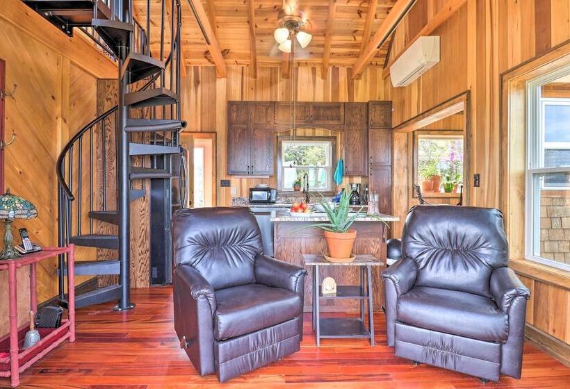 Deck + Mtn Views: Hot Springs Hideaway On 13 Acres