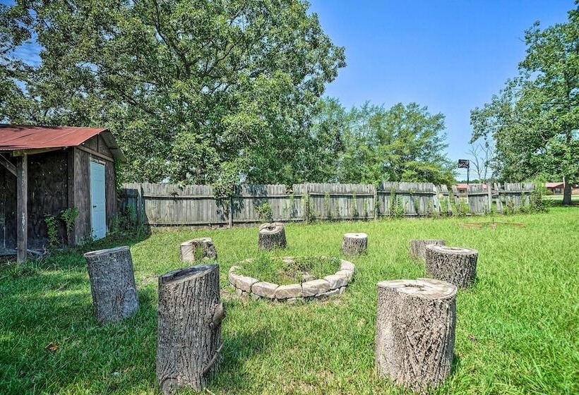 Cozy Murfreesboro Home Near Local Attractions!