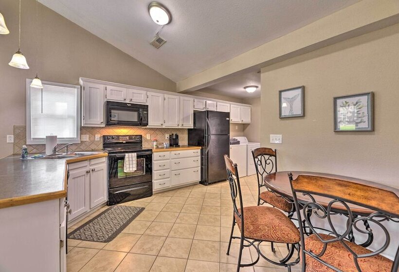 Cozy Pantego Cottage ~ 5 Miles To Belhaven!