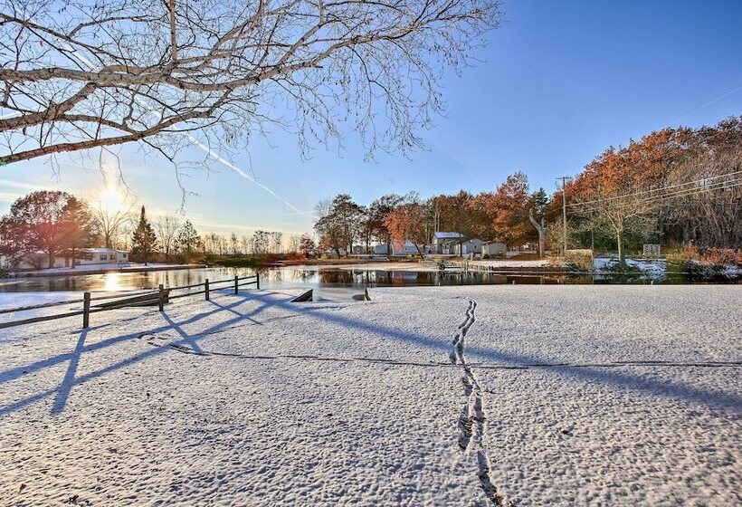 Cozy Riverfront Home W/ Fire Pit In Houghton Lake!