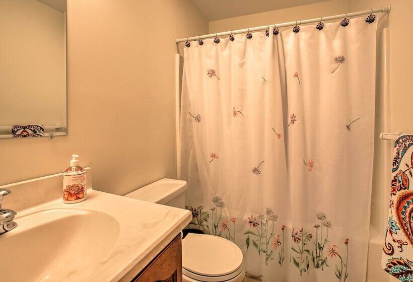 Cozy Riverfront Home W/ Fire Pit In Houghton Lake!