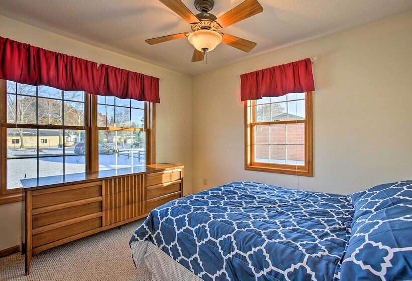 Cozy Riverfront Home W/ Fire Pit In Houghton Lake!