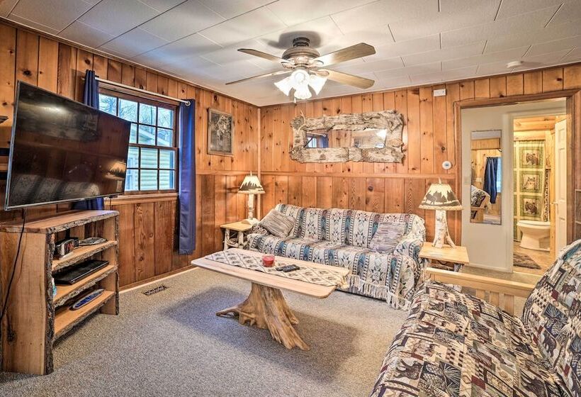 Cozy & Rustic Cottage With Houghton Lake Access!