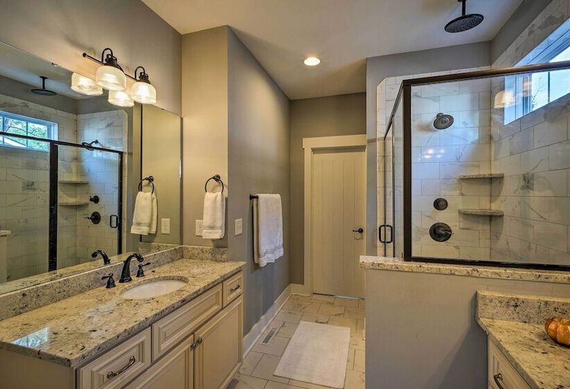 Cozy Southern Pines Retreat 1 Mi To Downtown!