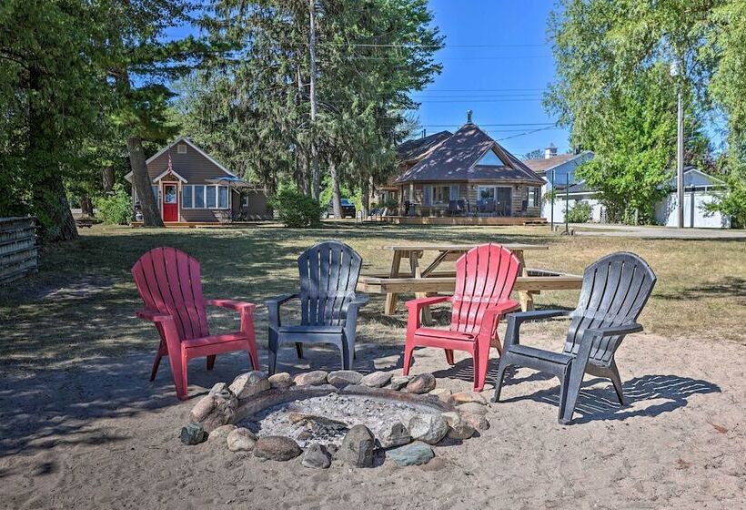 Rustic Suttons Bay Cottage: Shared Dock & Fire Pit