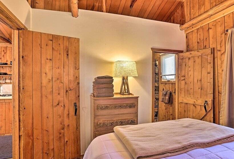 Rustic Suttons Bay Cottage: Shared Dock & Fire Pit