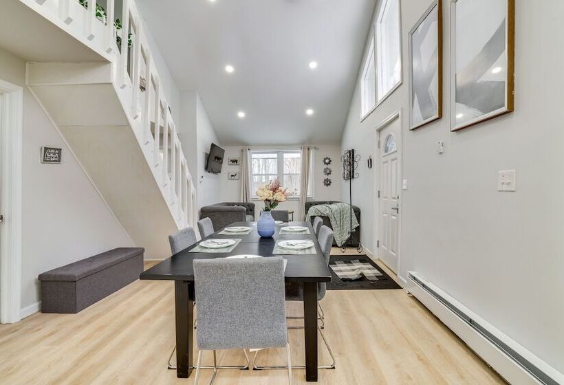 Tobyhanna Home W/ Hot Tub & Fire Pit: Walk To Lake