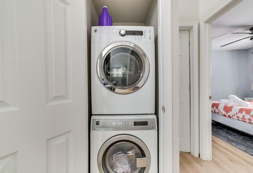 Tobyhanna Home W/ Hot Tub & Fire Pit: Walk To Lake