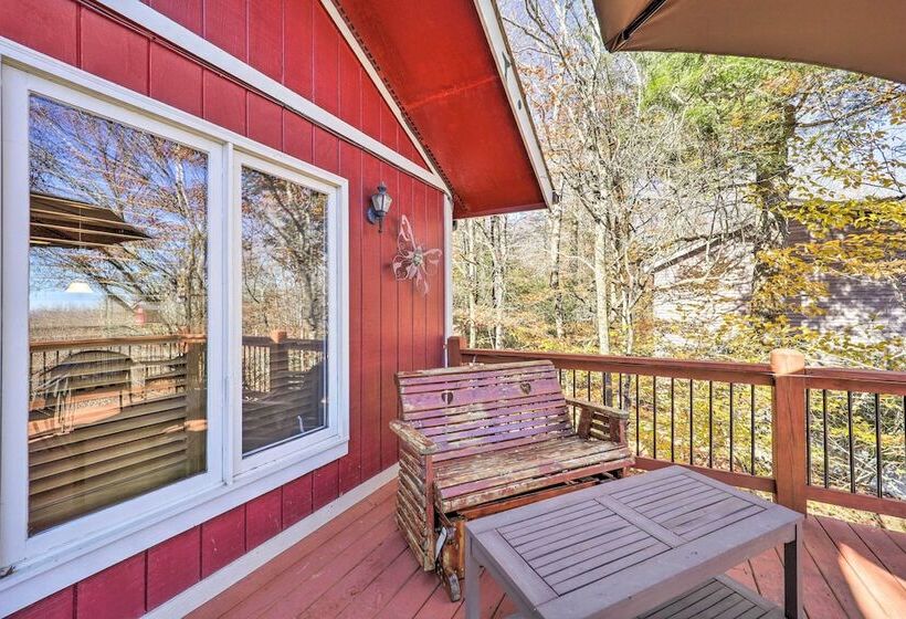 Near Beech Mountain: Crimson Cabin W/ Views