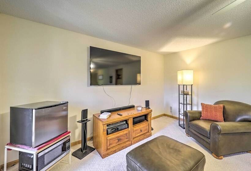 Near Beech Mountain: Crimson Cabin W/ Views