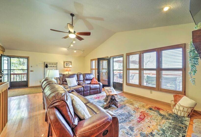 Near Beech Mountain: Crimson Cabin W/ Views