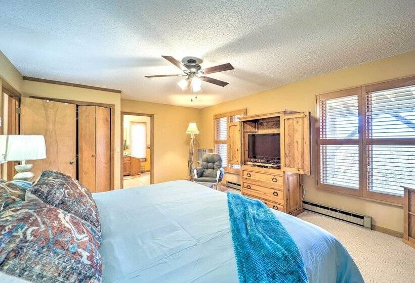 Near Beech Mountain: Crimson Cabin W/ Views