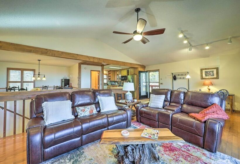 Near Beech Mountain: Crimson Cabin W/ Views