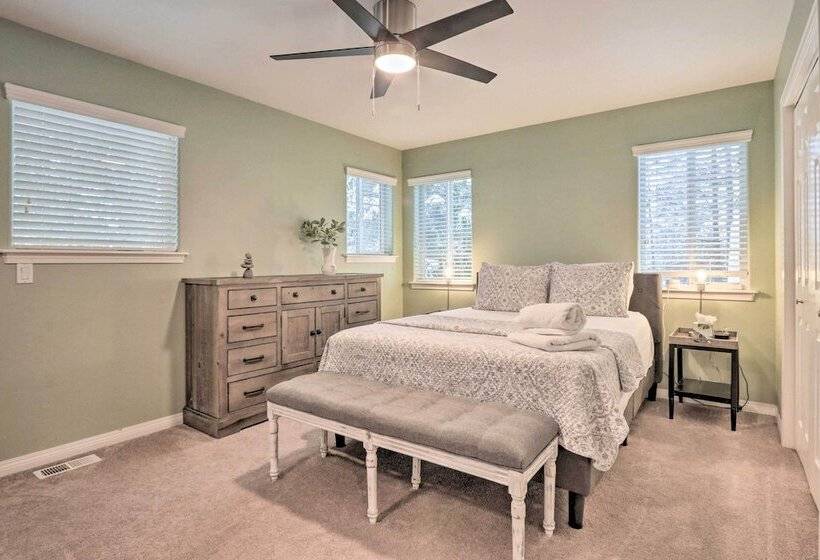 Crystal Bay Home W/ Fireplace Near Ski Resorts