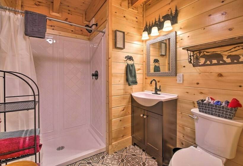 Cubbies Cabin  W/ Hot Tub ~ 7 Mi To Dollywood!