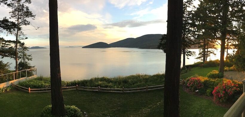 Custom Guemes Home W/ Spectacular Water Views!