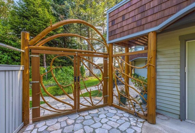 Custom Guemes Home W/ Spectacular Water Views!