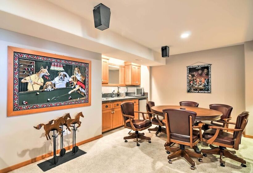 Custom Home W/ Decks In Boulder! Gateway To Parks!