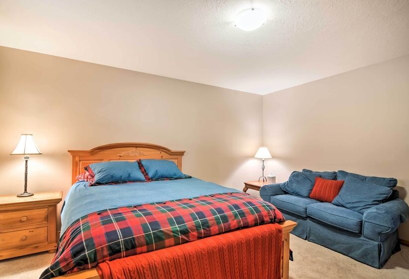 Custom Home W/ Decks In Boulder! Gateway To Parks!