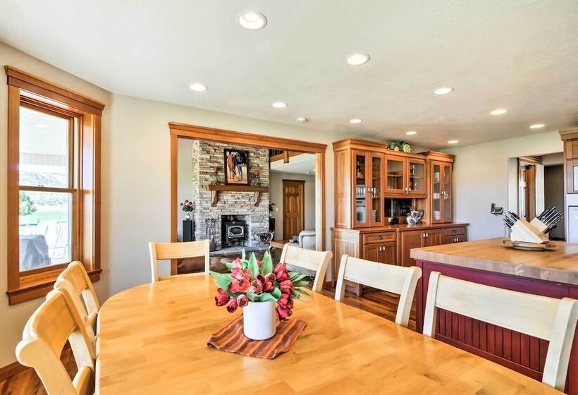 Custom Home W/ Decks In Boulder! Gateway To Parks!