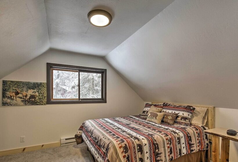 Deerskin Lodge  W/ Boat Dock & Fire Pit!