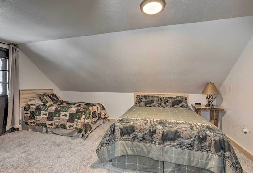 Deerskin Lodge  W/ Boat Dock & Fire Pit!