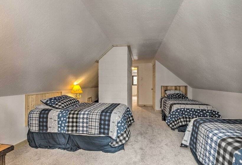 Deerskin Lodge  W/ Boat Dock & Fire Pit!