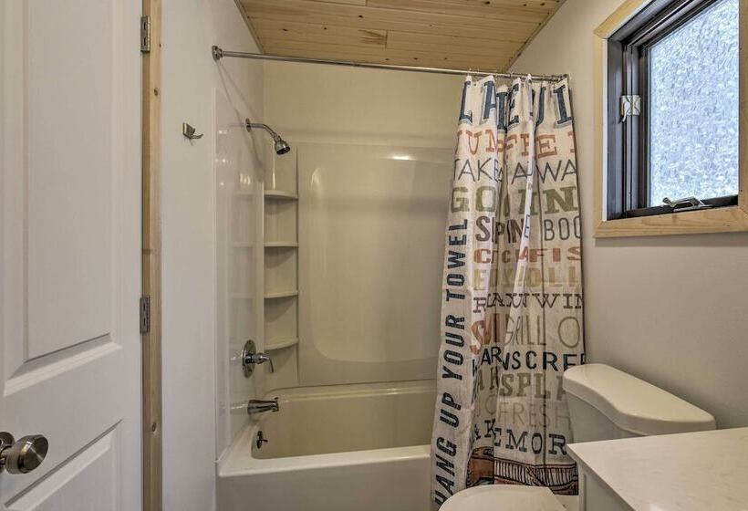 Deerskin Lodge  W/ Boat Dock & Fire Pit!