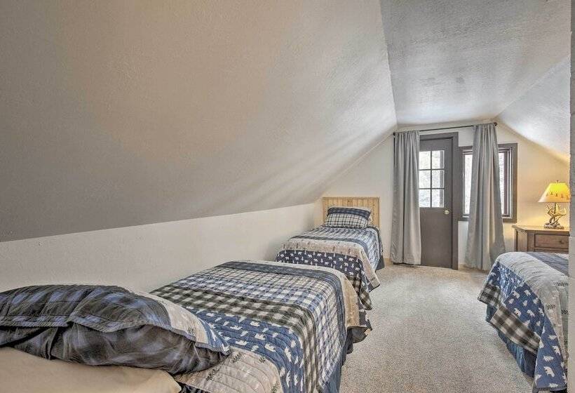 Deerskin Lodge  W/ Boat Dock & Fire Pit!