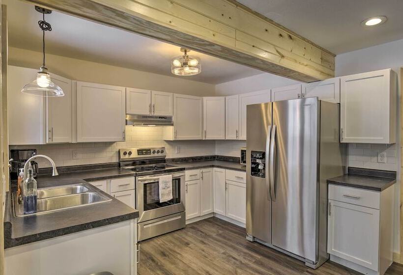 Deerskin Lodge  W/ Boat Dock & Fire Pit!