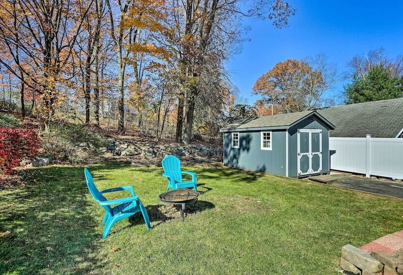 Delightful Home W/ Fire Pit, Walk To Lake!