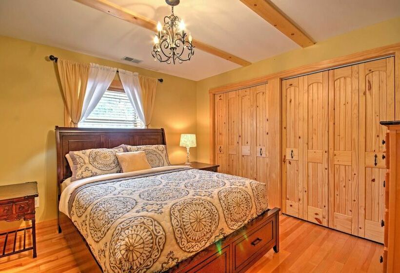 Deluxe Log Cabin W/ Pool Table: 1 Mi To Hike & Ski