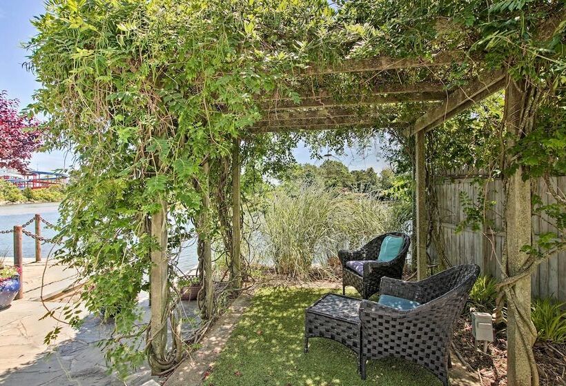 Deluxe Waterford Home W/ Views, Outdoor Bar & More