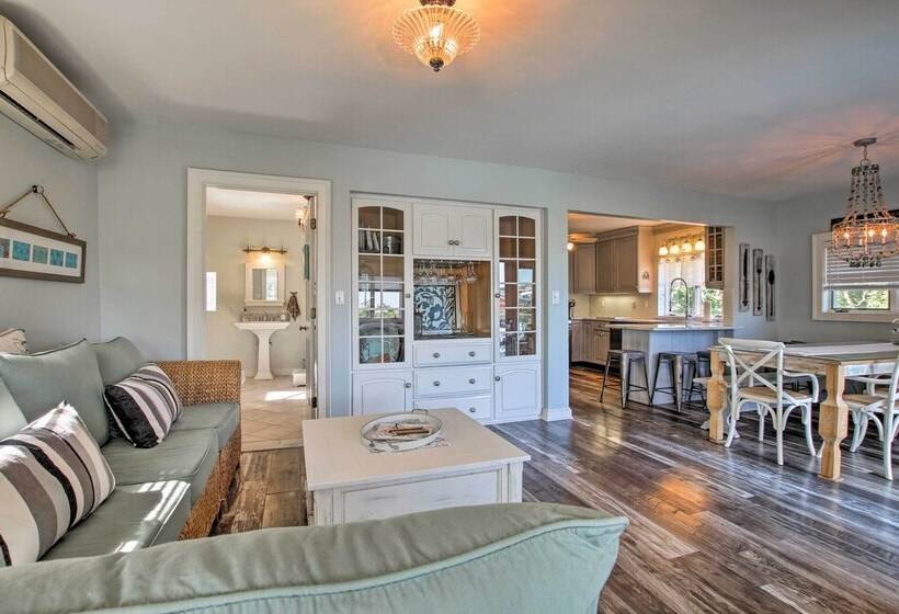 Deluxe Waterford Home W/ Views, Outdoor Bar & More